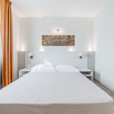 Confidence Hotel San Silvestro San Prospero Esterno foto